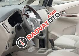 Bán Toyota Innova đời 2017, màu bạc-4