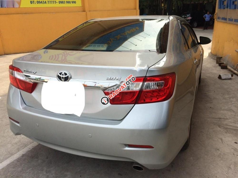 Bán Toyota Camry 2.0E đời 2014, màu bạc chính chủ, giá chỉ 730 triệu-2