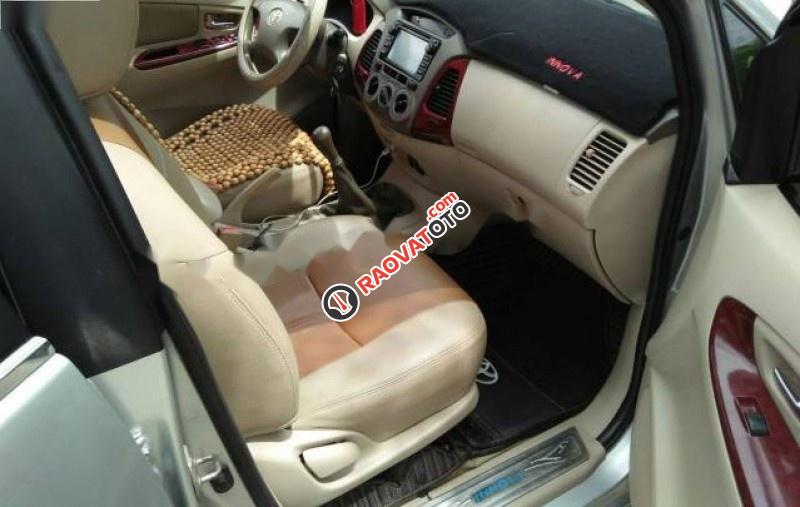 Bán Toyota Innova G đời 2006, màu bạc-4