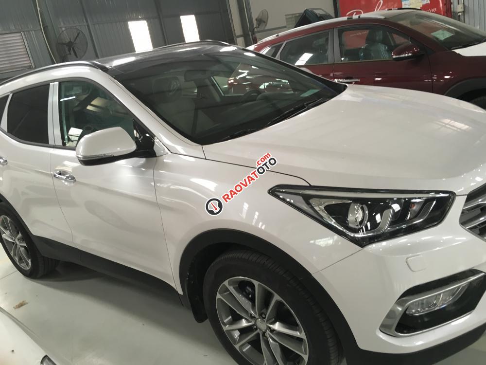 Bán Hyundai Santa Fe diesel đời 2017, màu trắng-3