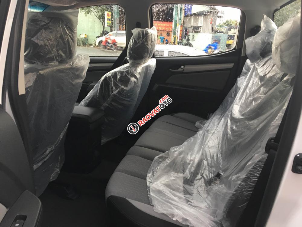 Bán Chevrolet Colorado LT 2.5 MT 4x2, màu trắng, vay 95%-8