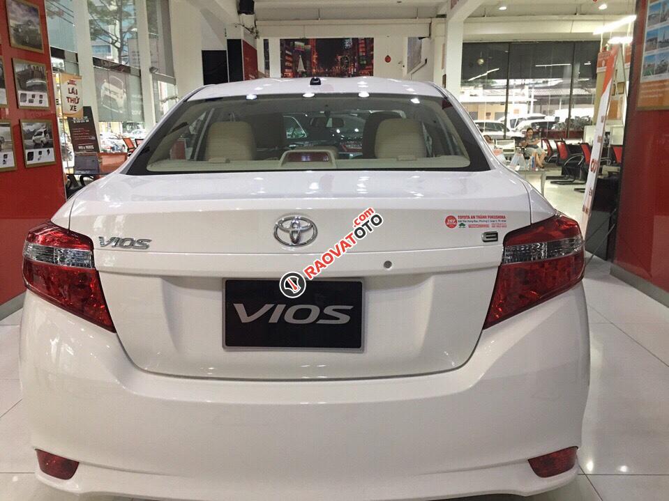 Bán Toyota Vios 1.5E MT, màu trắng giá cạnh tranh, hỗ trợ vay vốn 90%. LH: 0916 11 23 44-4