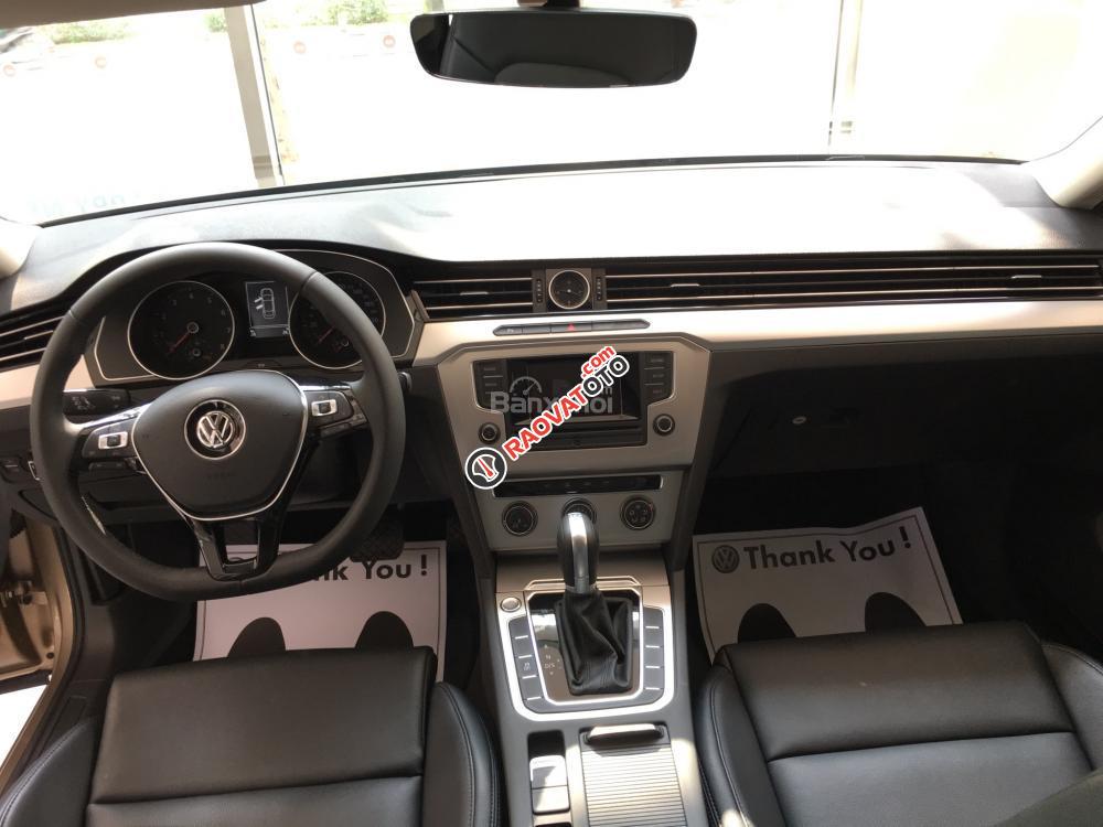 Giá xe Passat, màu vàng cát, tặng bảo hiểm 2 chiều, LH Thu Hương: 0902.608.293-7