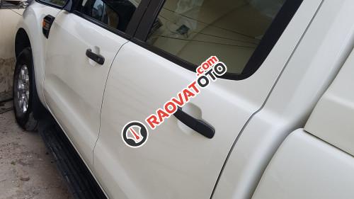Cần bán gấp Ford Ranger 2.2 AT sản xuất 2015, màu trắng-2