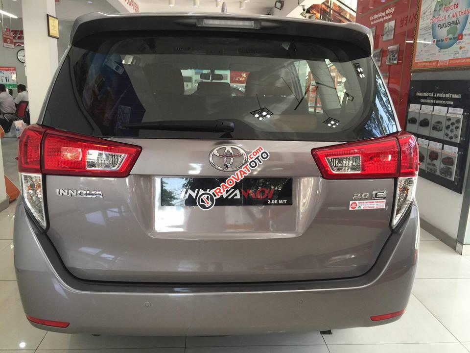 Bán Toyota Innova 2.0E đời 2018, NH 90%, tặng full phụ kiện, Giá cạnh tranh nhất SG-6