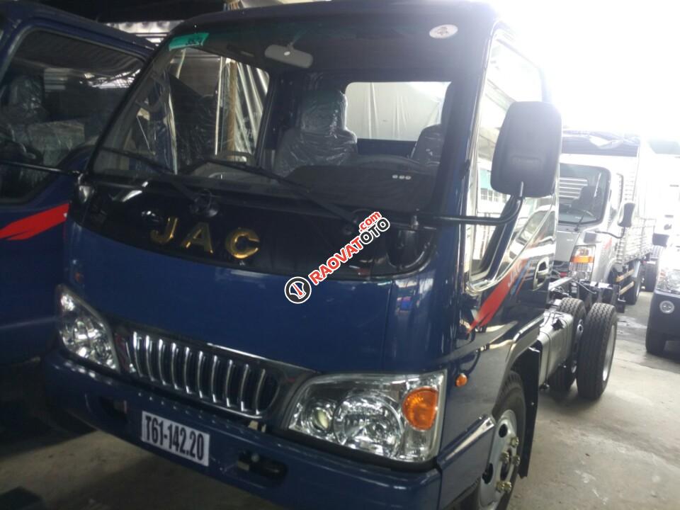 Cần bán Jac HFC đời 2017, màu xanh lam, xe nhập-2