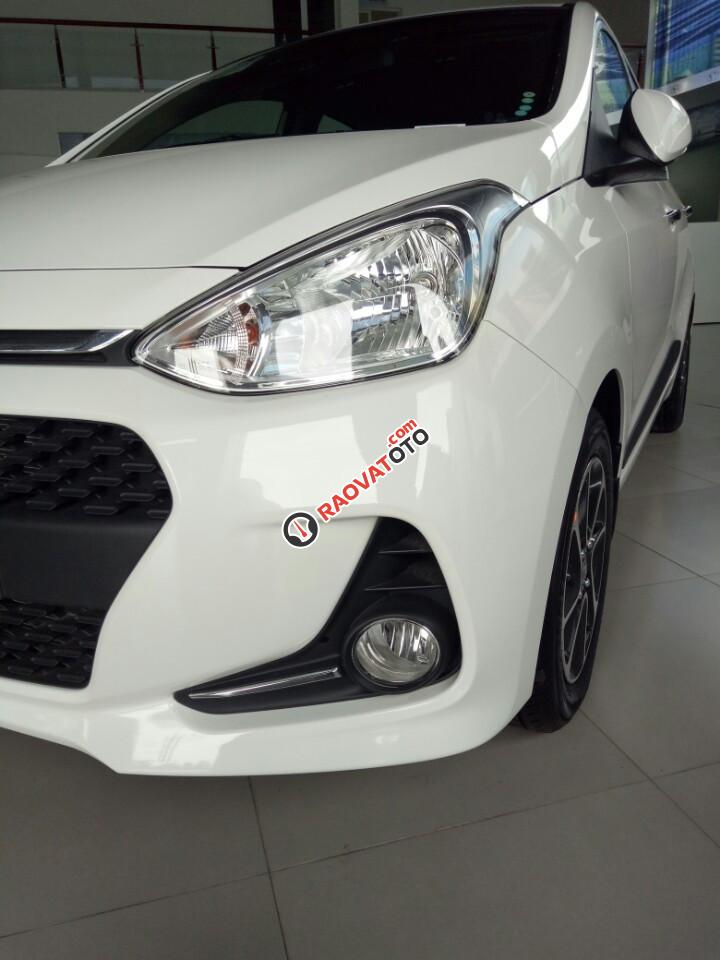 Hyundai Cầu Diễn bán Hyundai i10 1.0 AT CKD năm 2017, màu trắng, 355tr-6