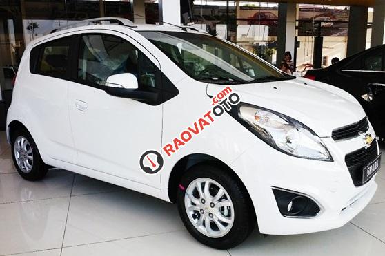 Bán Chevrolet Spark 1.2LT MT đời 2017, hỗ trợ vay ngân hàng 80%. Gọi Ms. Lam 0939193718-6