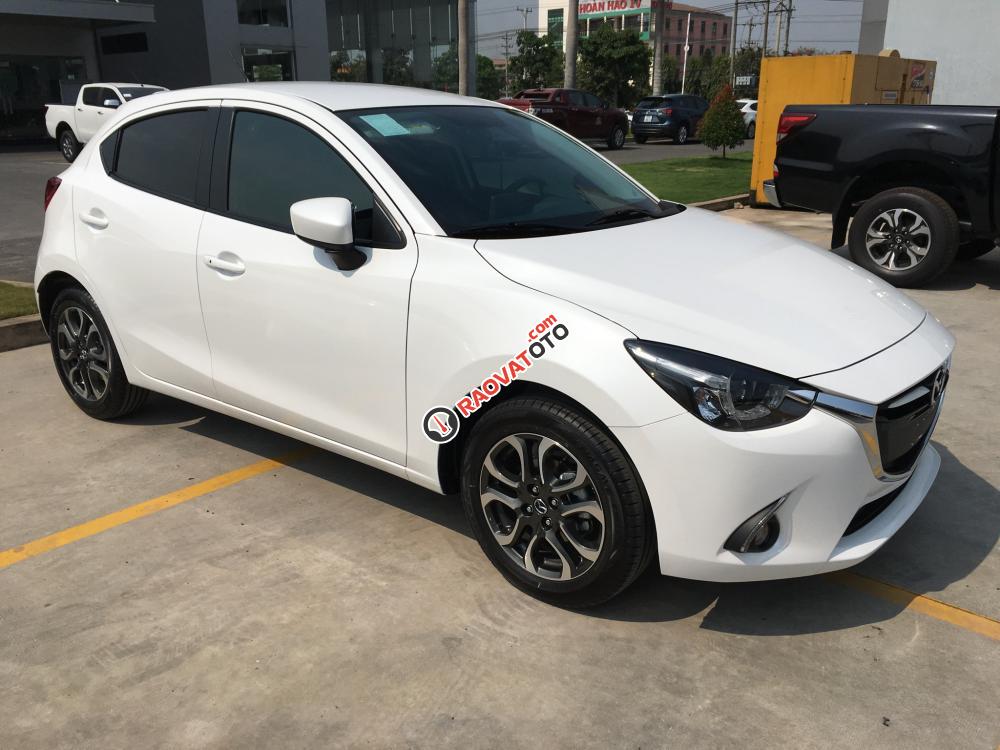 Cần bán xe Mazda 2 1.5L AT Hatchbak đời 2018, màu trắng-6