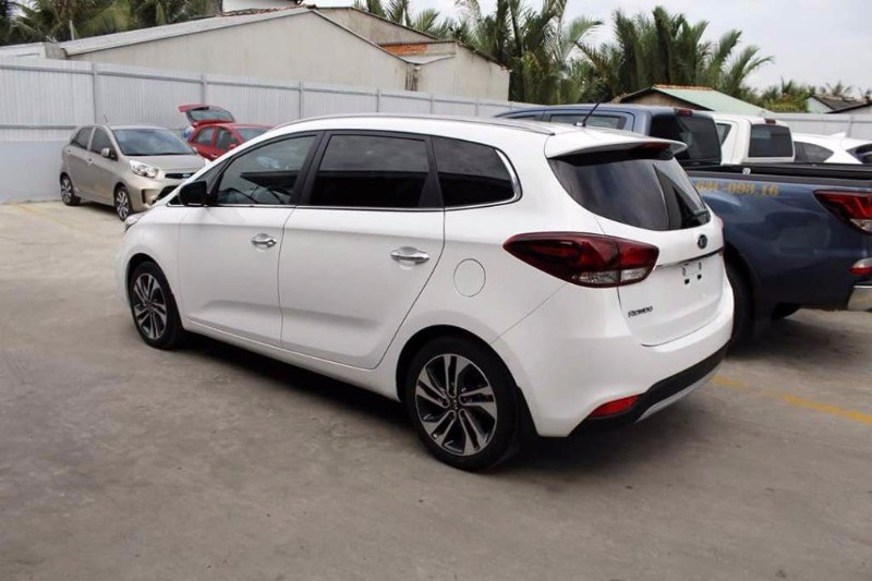 Bán xe Kia Rondo năm 2017, màu trắng, nhập khẩu chính hãng-3