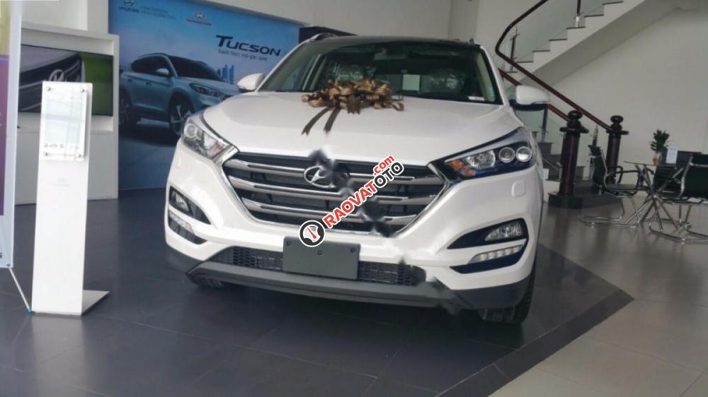 Cần bán Hyundai Tucson 2.0 ATH đời 2017, màu trắng-8