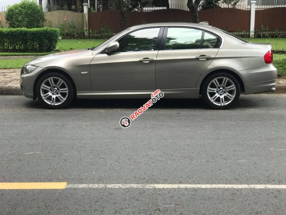 Cần bán xe BMW 3 Series 320i đời 2010, xe nhập-9
