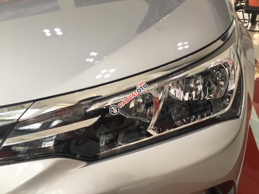 Cần bán Toyota Corolla Altis 1.8E màu bạc, giá cạnh tranh, hỗ trợ trả góp 90%-0