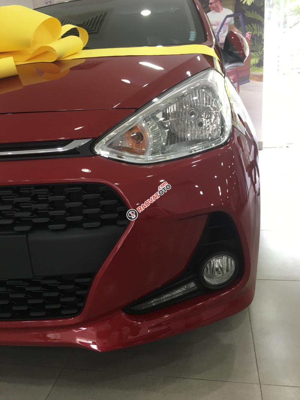 Hyundai i10 1.0 MT Base đời 2017, màu đỏ. Ưu đãi lên đến 15 triệu, hỗ trợ trả góp. LH Hương: 0902.608.293-5