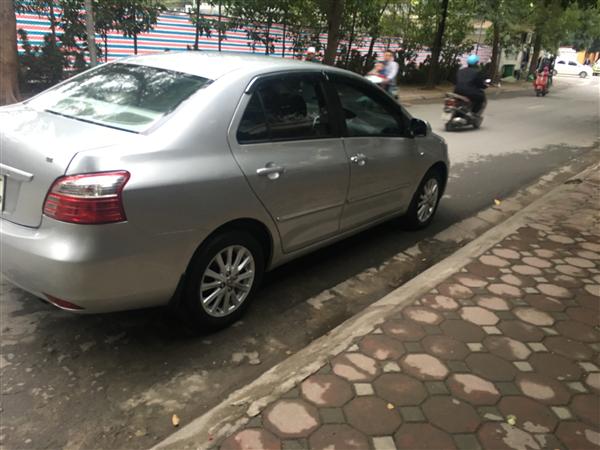 Bán Toyota Vios 1.5E năm 2011, màu bạc, xe gia đình giá cạnh tranh-1