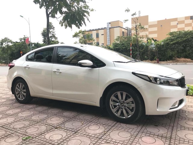 Bán Kia Cerato 1.6 MT đời 2017, màu trắng, xe nhập-2