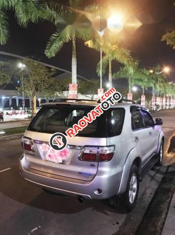 Bán Toyota Fortuner đời 2009 chính chủ, giá chỉ 600 triệu-3