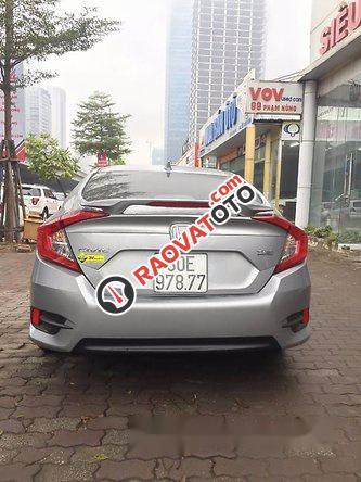 Bán xe Honda Civic 2017, màu bạc, giá tốt-1