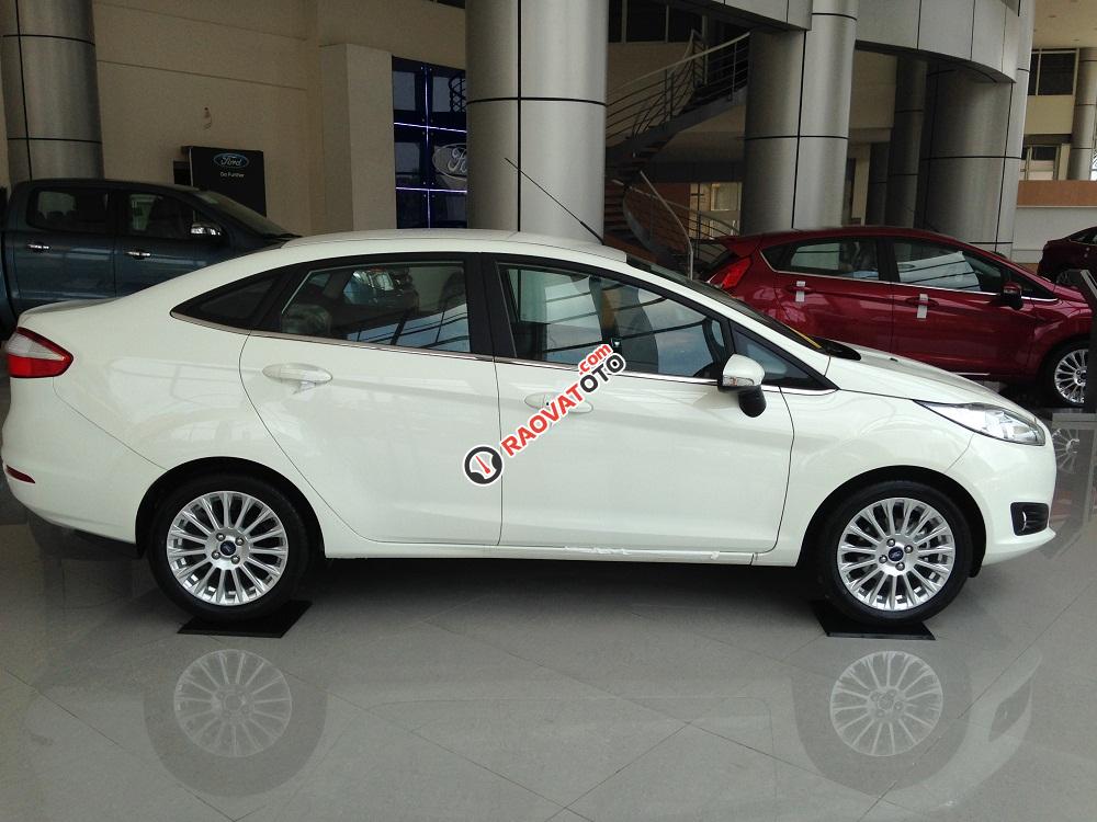 Cần bán Ford Fiesta 1.5L AT mới tại Bắc Giang, màu trắng, giá bán cạnh tranh-1