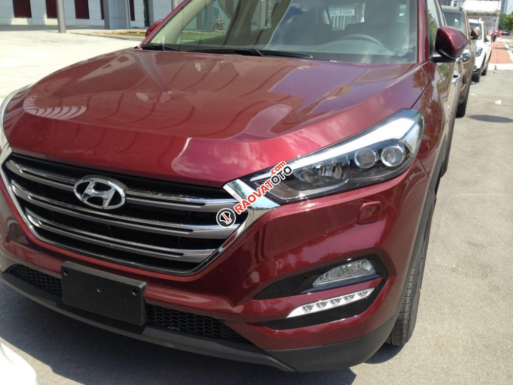 Hyundai Cầu Diễn bán Hyundai Tucson model 2017 CKD màu trắng, giá tốt nhất-0