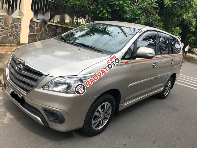 Cần bán xe cũ Toyota Innova E đời 2015 số sàn-1