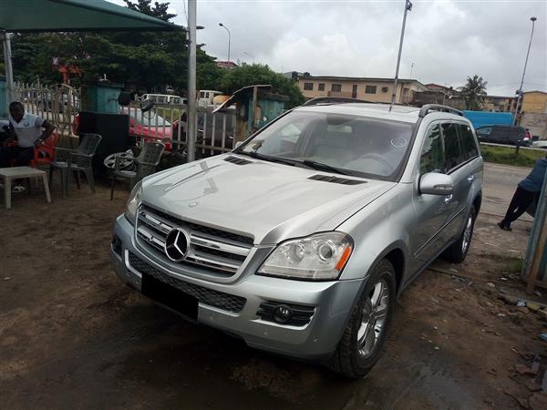 Cần bán Mercedes GL450 đời 2008, màu bạc, xe nhập-0