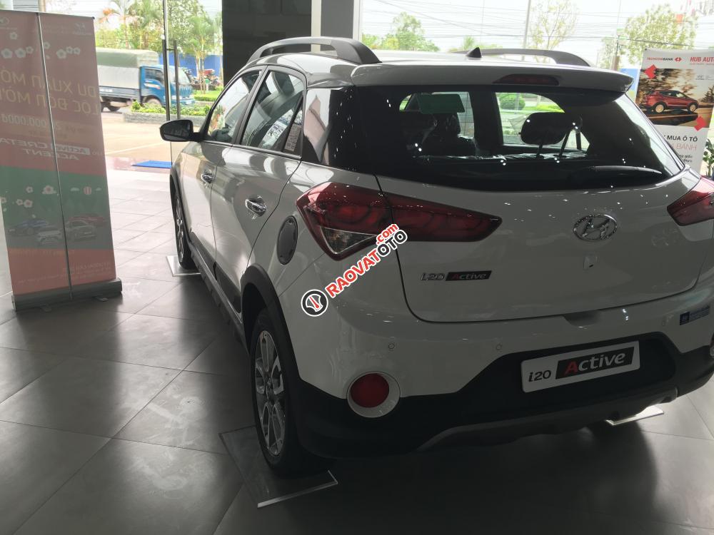 Bán ô tô Hyundai i20 Active đời 2017, màu trắng, xe nhập-2