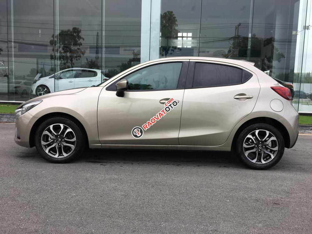 Mazda Cộng Hòa cần bán xe Mazda 2 1.5L AT Hatchback 2018, giá ưu đãi chỉ 569tr-1