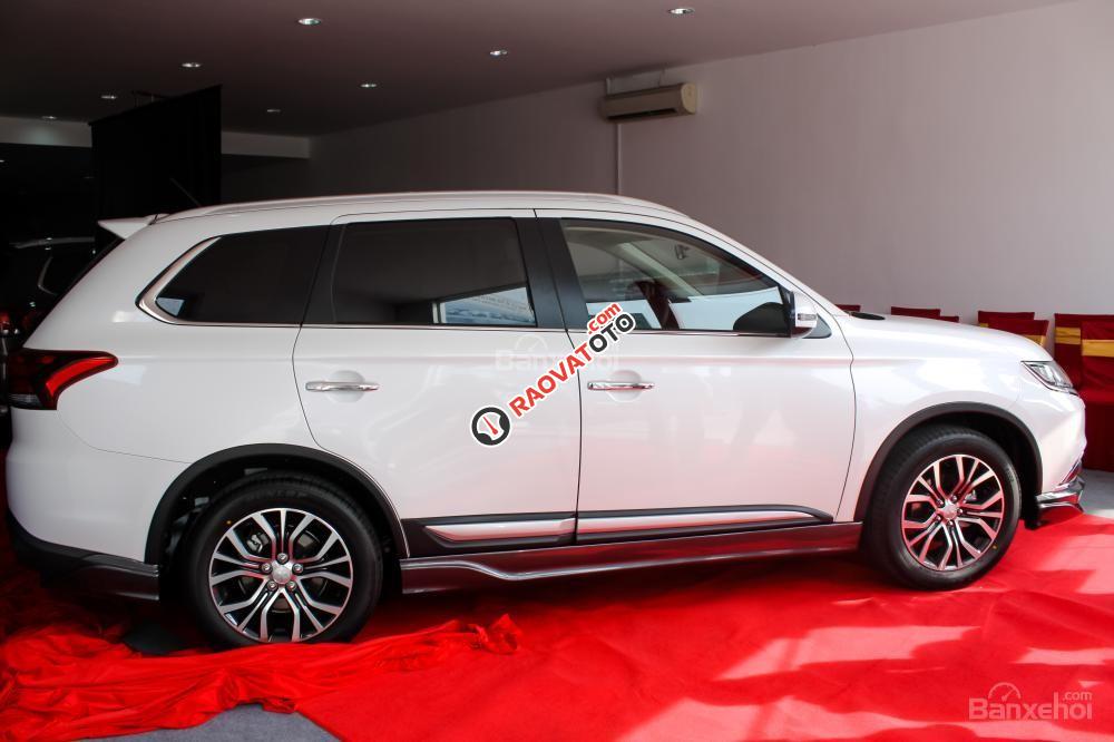 Bán xe Outlander tại Đà Nẵng, hỗ trợ vay đến 80%, giá tốt, giao xe ngay - LH Quang 0905596067-10