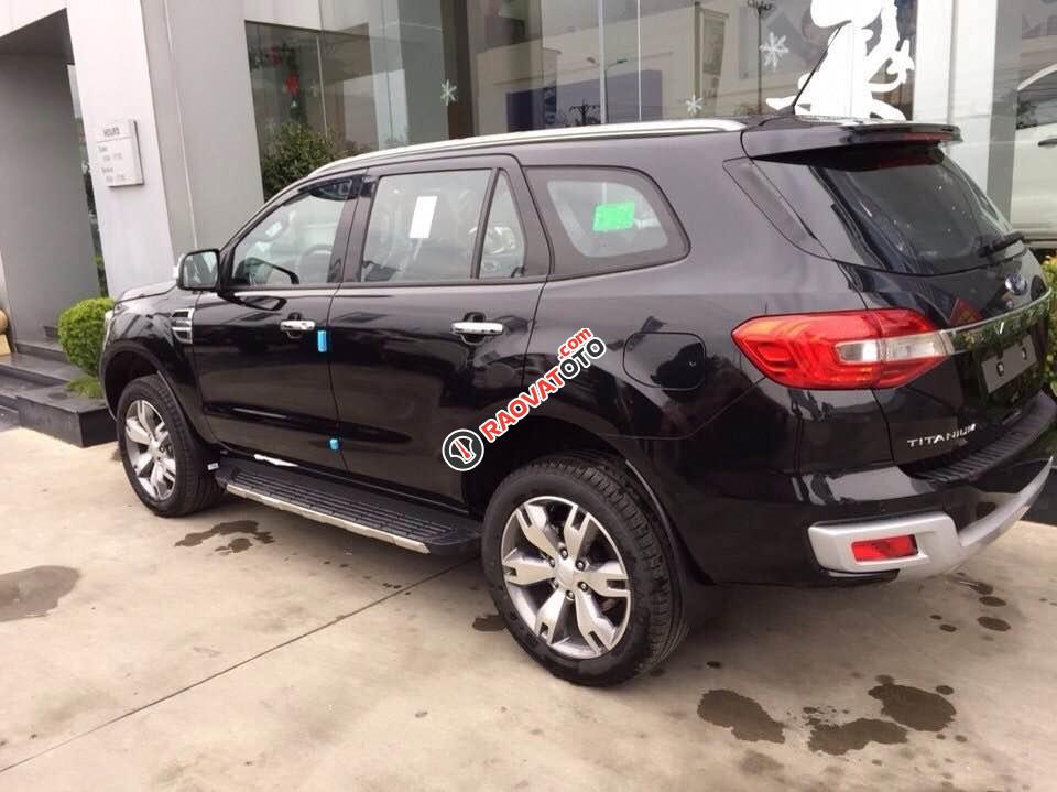 Ford Everest 2.2L Titanium 2017, nhập khẩu nguyên chiếc, giá cực sốc-3