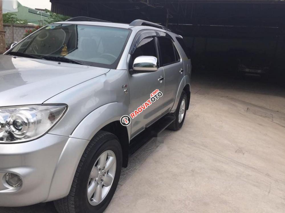 Bán Toyota Fortuner G đời 2010, màu bạc-3