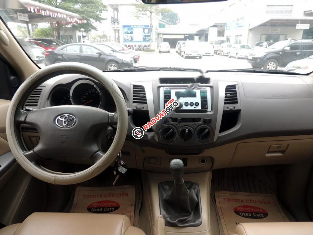 Cần bán xe Toyota Fortuner 2.5G đời 2011, màu bạc số sàn-5