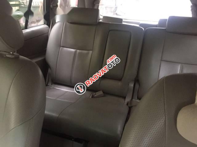 Bán Toyota Innova 2011, màu bạc chính chủ, giá tốt-1