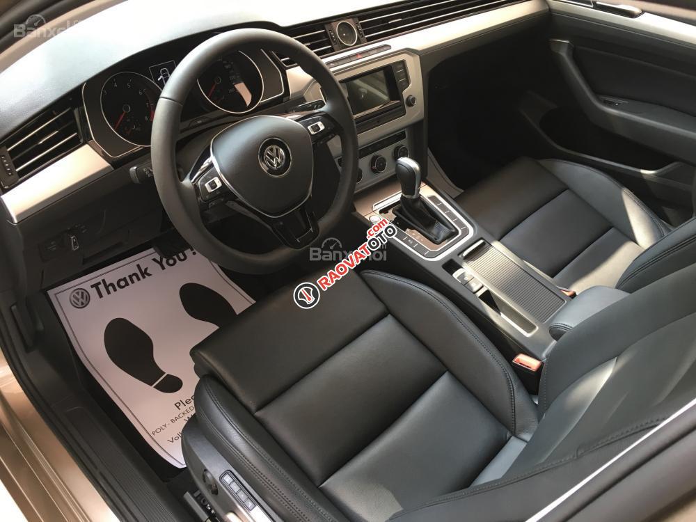 Giá xe Passat, màu vàng cát, tặng bảo hiểm 2 chiều, LH Thu Hương: 0902.608.293-9