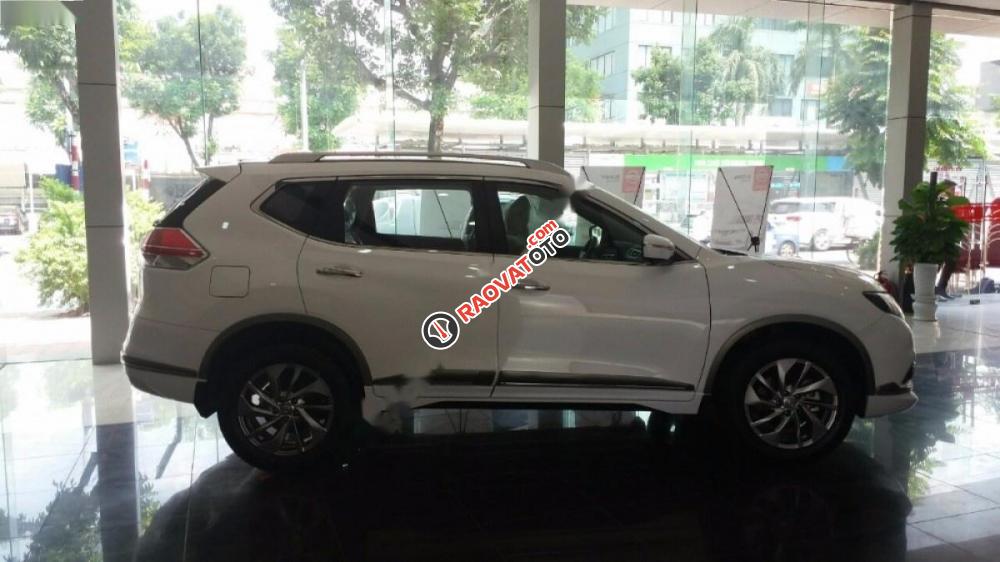 Bán xe Nissan X trail 2.5 SV 4WD Premium đời 2017, màu trắng, 986 triệu-4