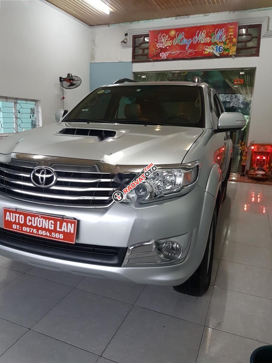 Cần bán Toyota Fortuner đời 2014, màu bạc số sàn, giá chỉ 795 triệu-4