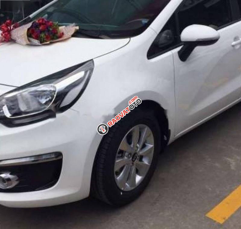 Cần bán lại xe Kia Rio 1.4 AT đời 2017, màu trắng, nhập khẩu nguyên chiếc  -2
