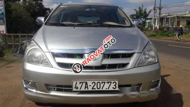 Chính chủ bán gấp Toyota Innova đời 2009, màu bạc-1