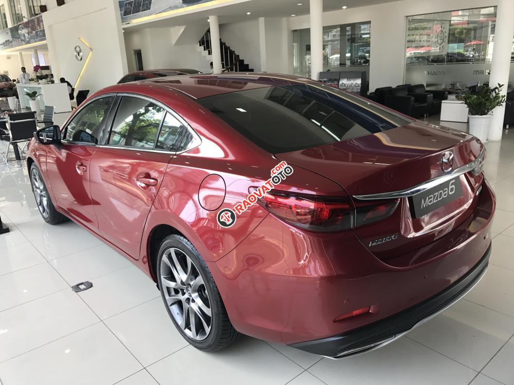 Mazda 6 2.0 Premium đời 2017, màu bạc-2