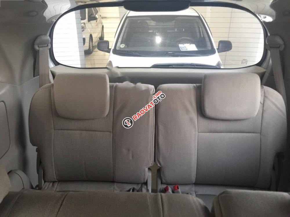 Cần bán gấp Toyota Innova 2.0G đời 2013, màu bạc xe gia đình-9