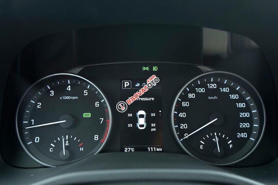 Bán Hyundai Elantra 2018 1.6 MT, khuyến mãi lớn 66tr. Hỗ trợ vay vốn 80% giá trị xe - Hotline: 0935904141 - 0948945599-4