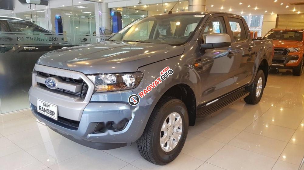 Bán Ford Ranger XLS 2.2L 4x2 AT đời 2017, màu xanh lam, nhập khẩu-0