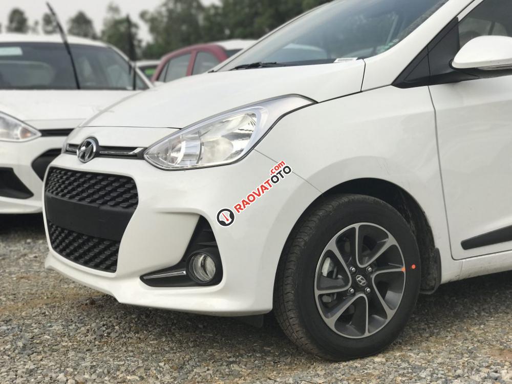 Hyundai Cầu Diễn bán Hyundai i10 1.0 AT CKD năm 2017, màu trắng, 355tr-2