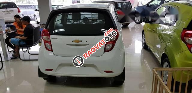 Bán xe Chevrolet Spark LS đời 2017, màu trắng-2