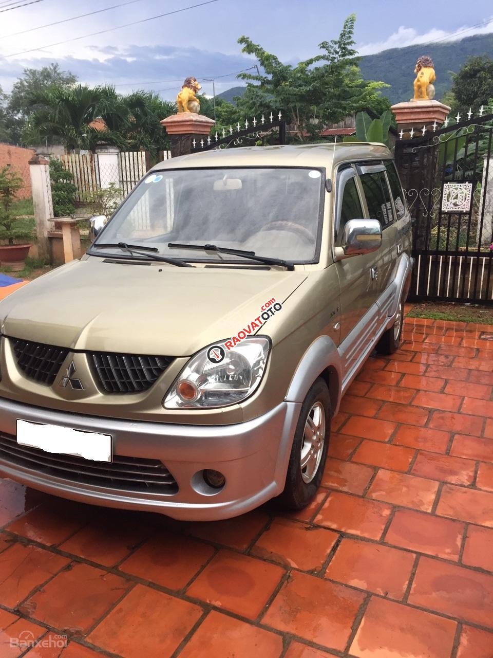 Cần bán xe Mitsubishi Jolie 2.0 đời 2004, màu vàng cát, bánh treo, đèn liếc-2