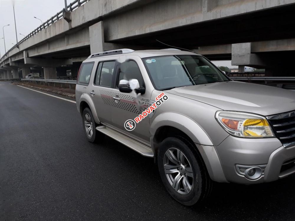 Bán Ford Everest 2.5L 4x2 MT đời 2011, màu bạc giá cạnh tranh-1