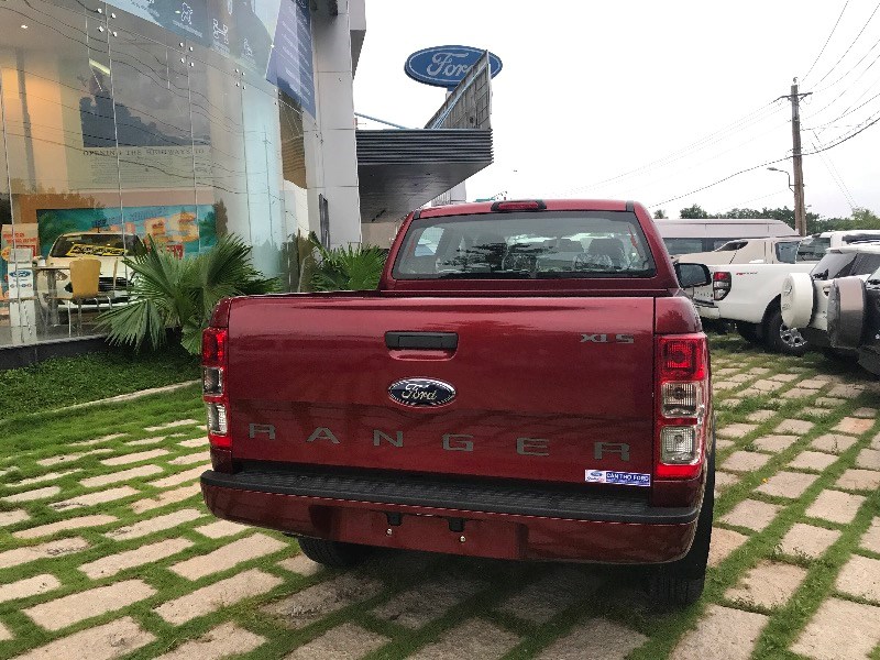 Bán Ford Ranger sản xuất 2017, màu đỏ, xe nhập-2