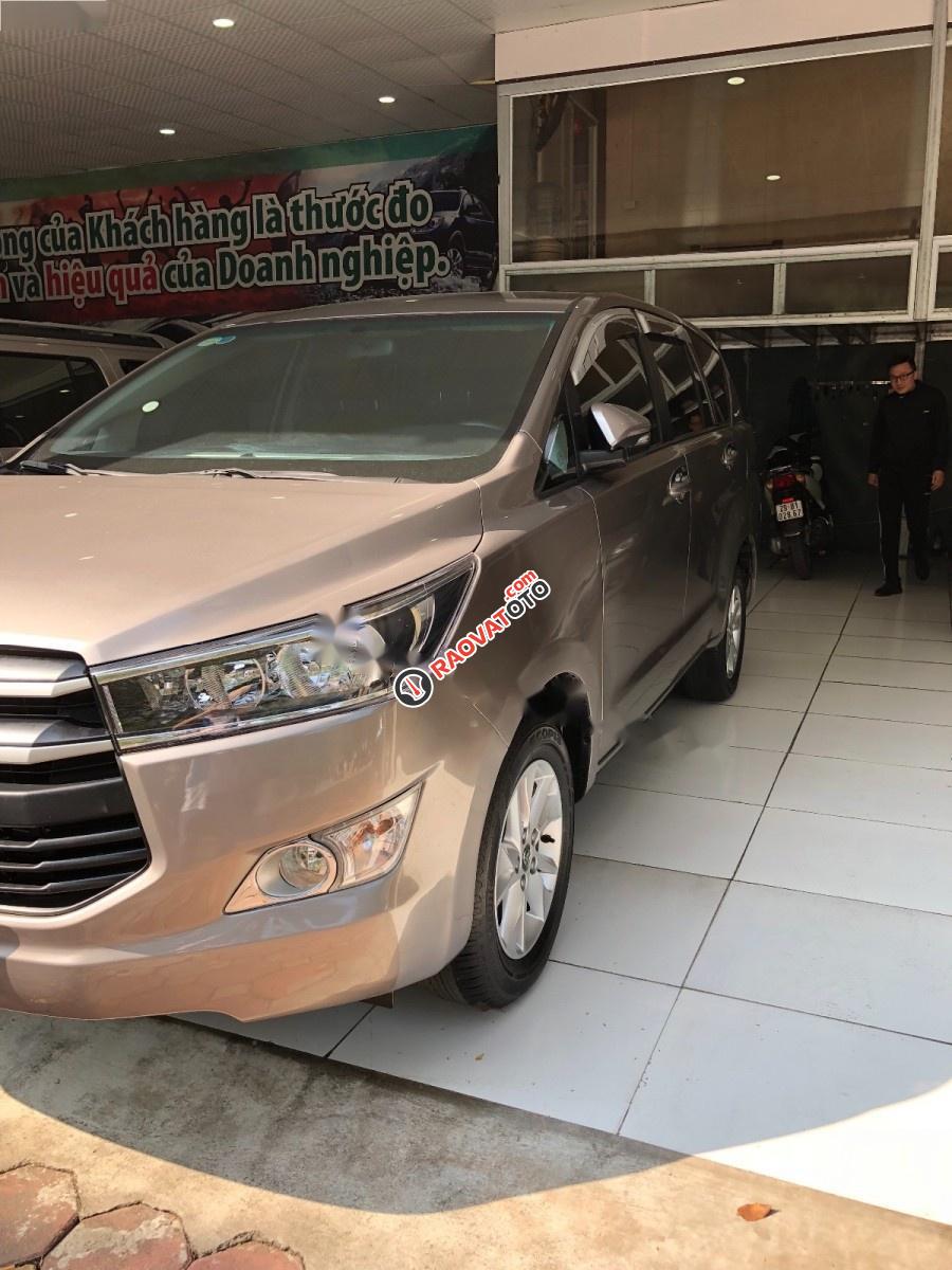 Cần bán Toyota Innova 2.0G đời 2017, màu xám, giá 820tr-7