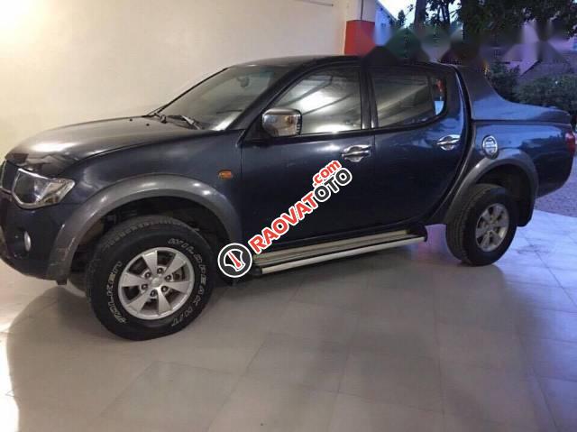 Bán ô tô Mitsubishi Triton MT 4x4 đời 2010 số sàn, giá tốt-0