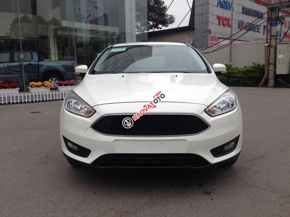 Bán xe Ford Focus Trend 1.5 AT Hatchback đời 2017, màu trắng, giá cạnh tranh-0